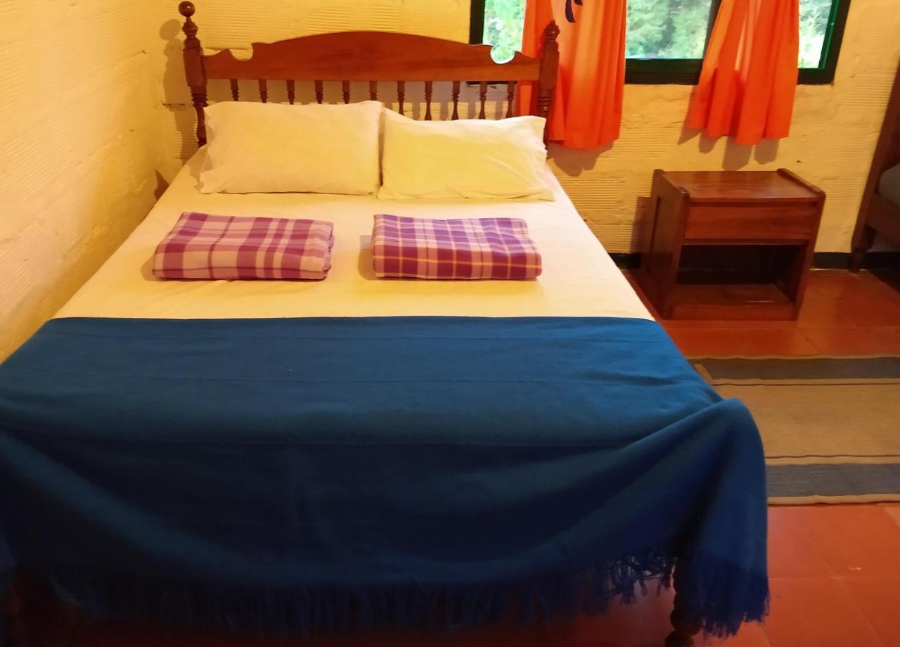 Las Cabanas Castillos Del Lago Villa Guatape Exterior photo