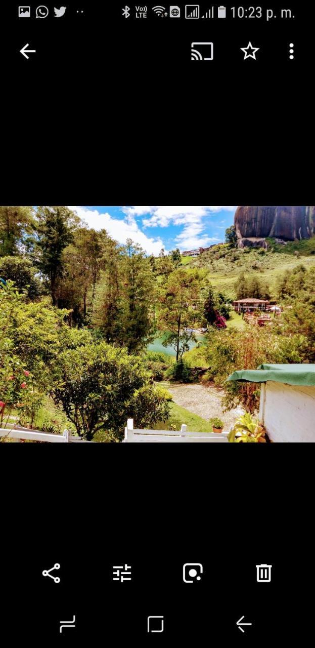 Las Cabanas Castillos Del Lago Villa Guatape Exterior photo