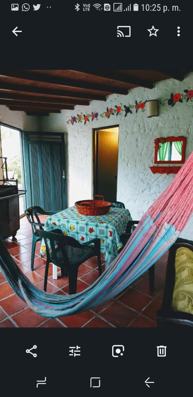 Las Cabanas Castillos Del Lago Villa Guatape Exterior photo